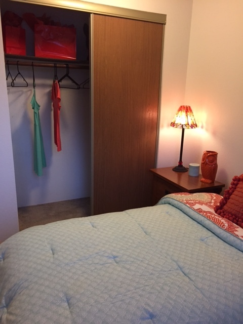 2 beds, 1 bath, 895 sqft, $1,760, Unit M306