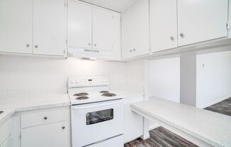2 beds, 1 bath, 784 sqft, $2,250, Unit C26