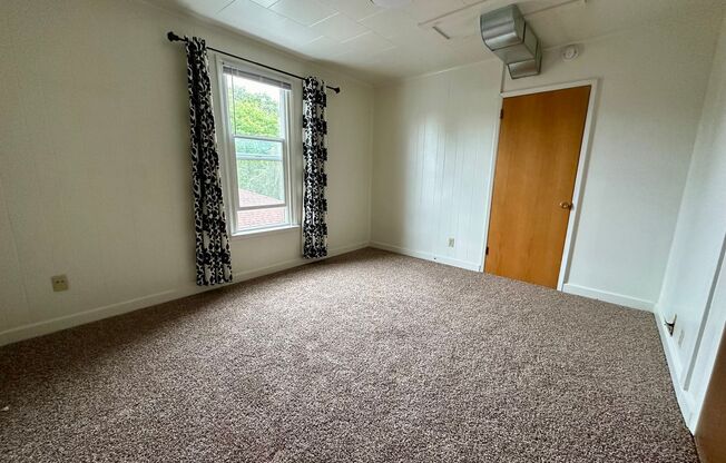 2 beds, 1 bath, 1,200 sqft, $1,750