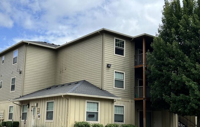 2 beds, 2 baths, 1,090 sqft, $1,600, Unit 523-07