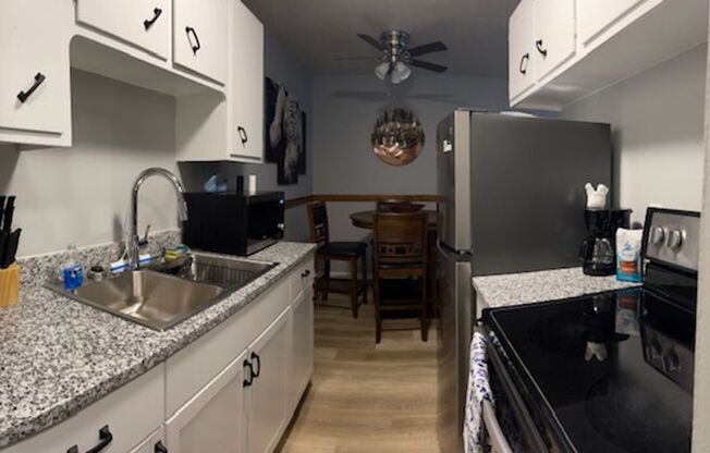 1 bed, 1 bath, 600 sqft, $1,000, Unit 101