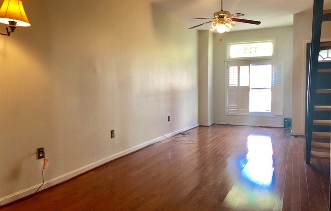 Charming 2 Bedroom/1Bathroom Townhome in Canton Neighborhood, MD!