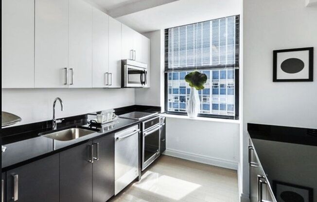 2 beds, 2 baths, 1,261 sqft, $8,320, Unit 3605