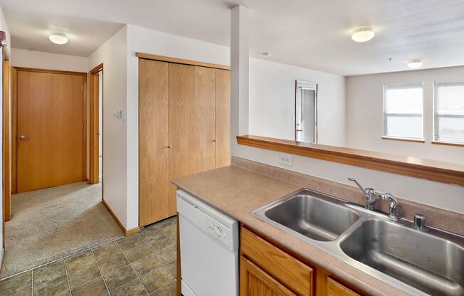 2 beds, 1 bath, 738 sqft, $1,725, Unit 250-106 (ADA)