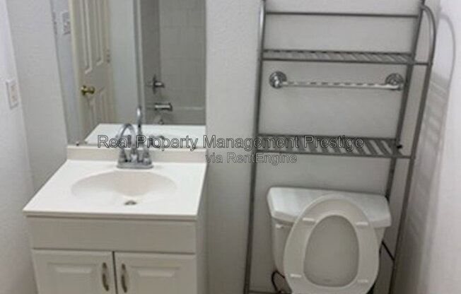 Studio, 1 bath, 550 sqft, $995, Unit 21