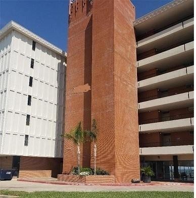 4302 OCEAN DR