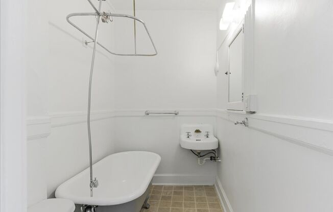 1 bed, 1 bath, 579 sqft, $1,200, Unit 206