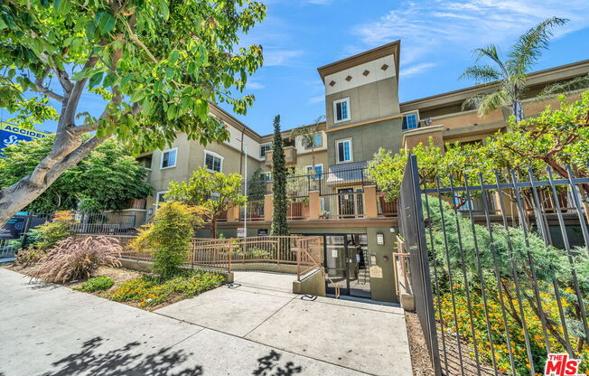 1 bed, 1 bath, 715 sqft, $2,195, Unit 305