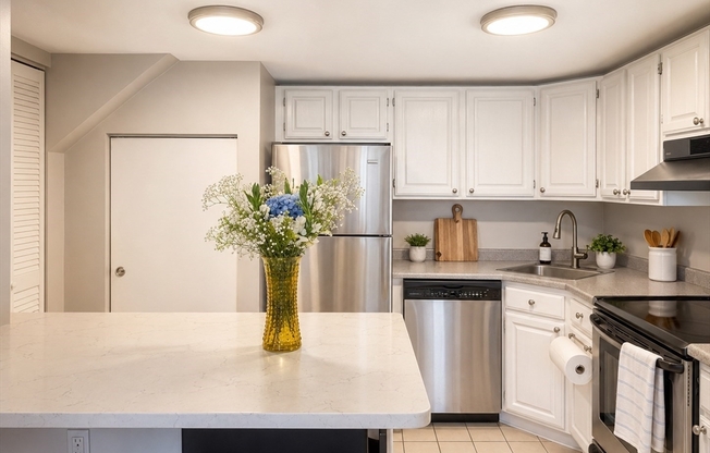 2 beds, 1.5 baths, 1,036 sqft, $2,400, Unit C302