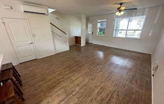 SPACIOUS 2 BD / 2.5 BA TOWNHOUSE IN KAPOLEI!