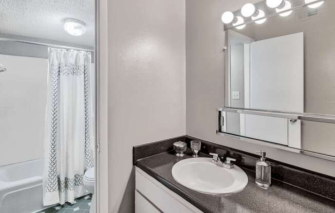 Maison De Ville Model Bathroom