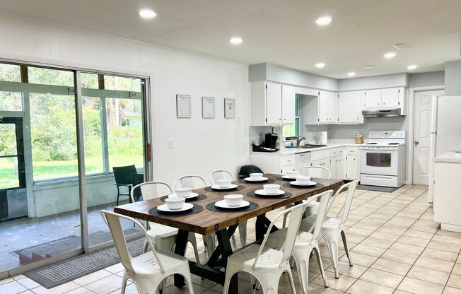 Beautiful 4/2 in Lakewood Estates