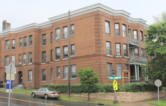 1 bed, 1 bath, 433 sqft, $899, Unit 18