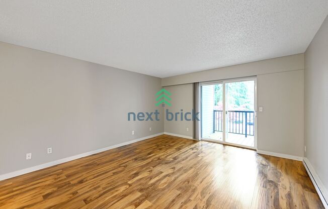 3 beds, 2 baths, $2,800, Unit # F 10