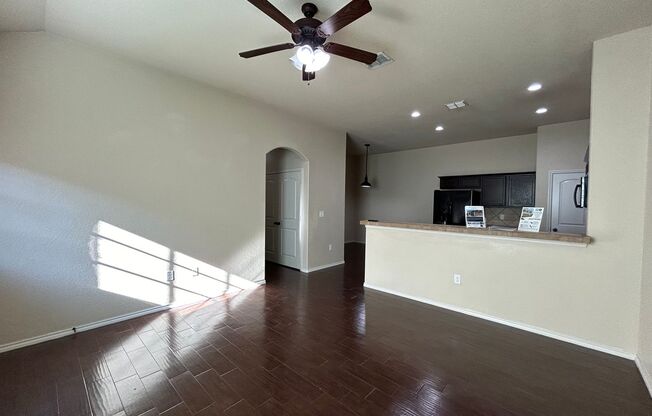 3 beds, 2 baths, $1,595