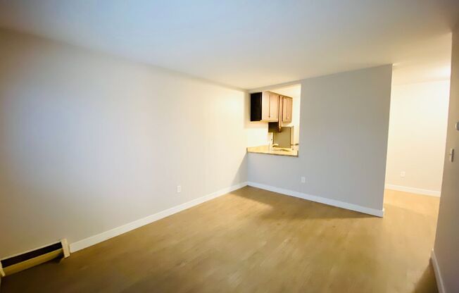 1 bed, 1 bath, $950, Unit 112