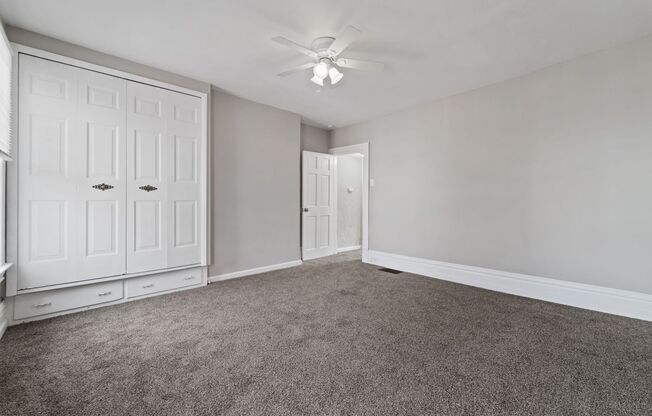 2 beds, 1 bath, $1,100