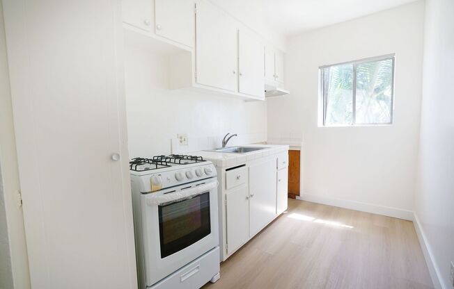 Acacia Ave 11941  (Concordia Apts)
