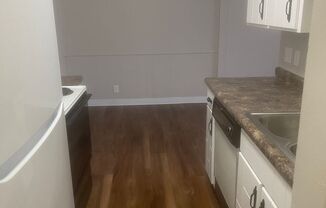 1 bed, 1 bath, 760 sqft, $750, Unit #14