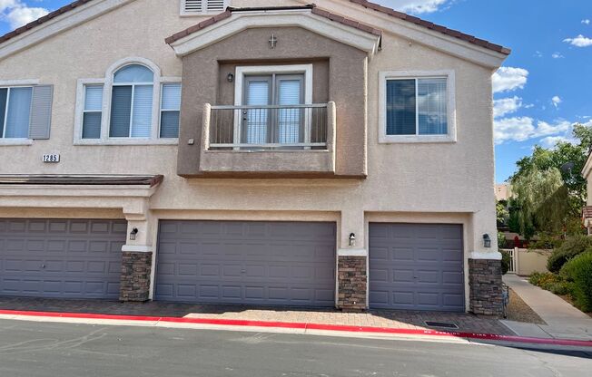 2 bed, 2 bath, 1 car townhome