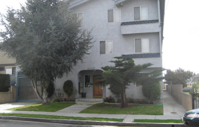 4446 W 136 ST