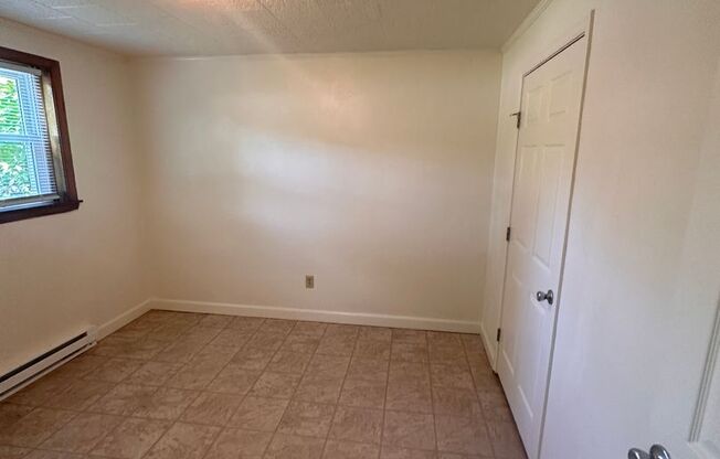 2 beds, 1 bath, 903 sqft, $1,240, Unit M-11