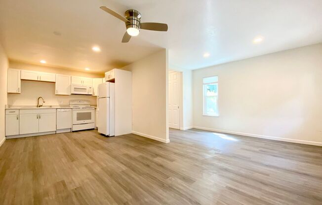 Renovated Pet-Friendly STUDIO with Full Kitchen & Bath - Water & Garbage Included!