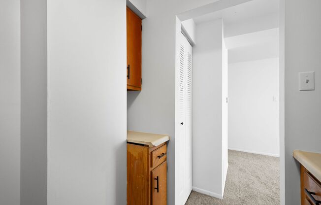 1 bed, 1 bath, 700 sqft, $849, Unit #106