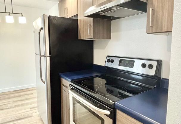 2 beds, 2 baths, 950 sqft, $1,675, Unit 302