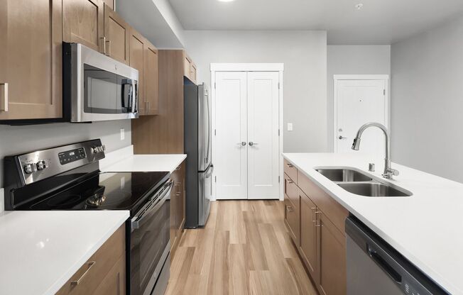 2 beds, 2 baths, 919 sqft, $2,020, Unit 403