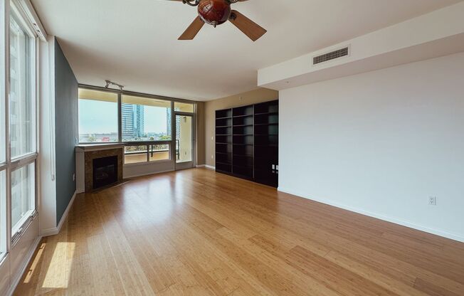 Modern 2 Bed, 2 Bath Condo in the Heart of the Marina District