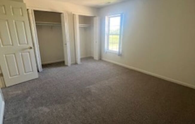 1 bed, 1 bath, 670 sqft, $1,049, Unit 69
