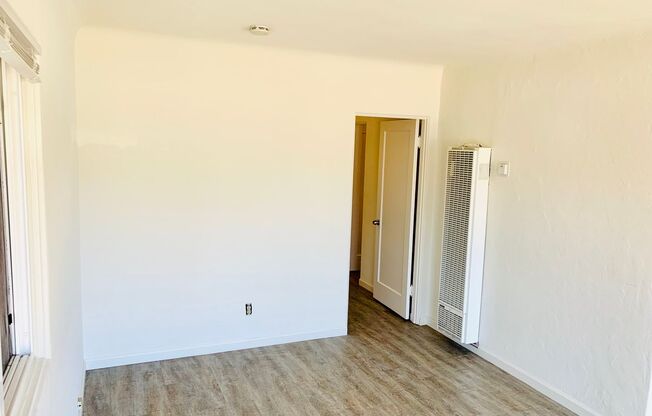 1 bed, 1 bath, $2,695, Unit 5050 Cape May Ave