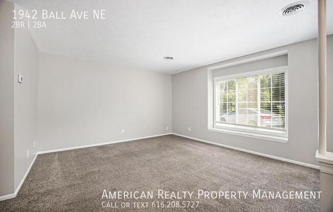 1942 BALL AVE NE