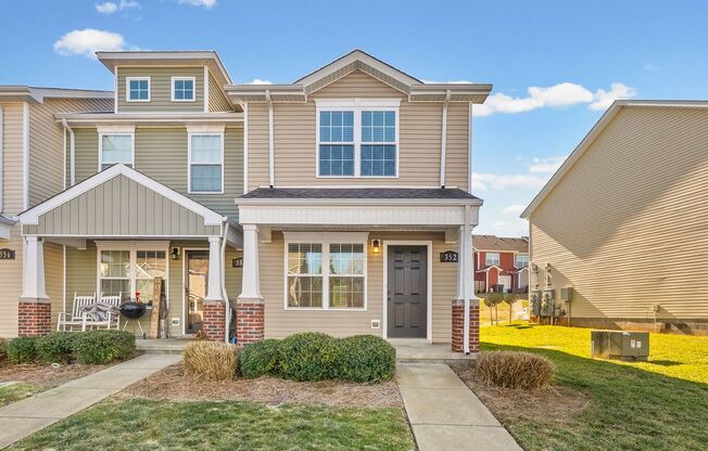 Beautiful 2 Bedroom 2 1/2 Bath Condo For Rent Near Beachaven Vineyard!