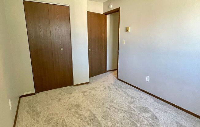 3 beds, 1 bath, $1,400