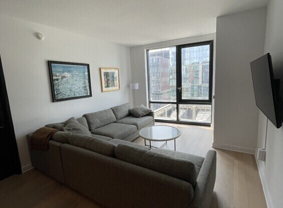 21 W AVE 2107