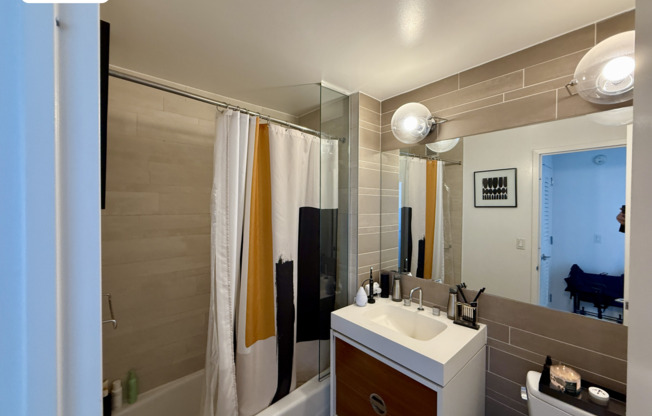 1 bed, 1 bath, $4,760, Unit 1812