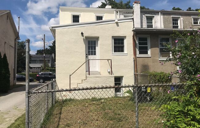 2 beds, 1.5 baths, $2,800