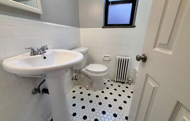 2 beds, 1 bath, 800 sqft, $1,840, Unit 6224 Fifth Ave. #111H