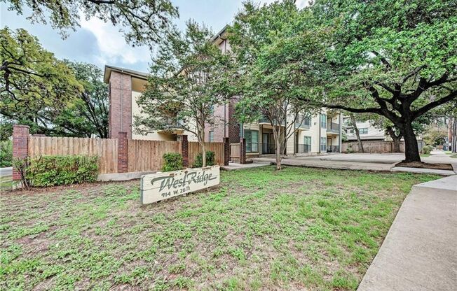 IMMEDIATE MOVE IN - 2 bed 2 bath