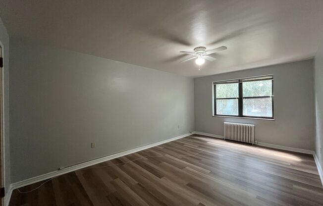 2 beds, 1 bath, 800 sqft, $1,890, Unit 6230 Fifth Ave. #222D