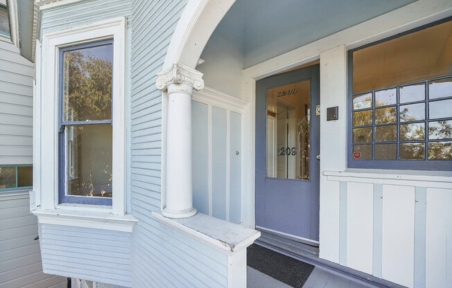 1209-1211 Waller Street