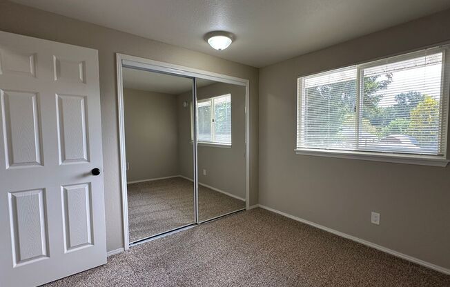 3 beds, 1 bath, 1,040 sqft, $1,525, Unit 66