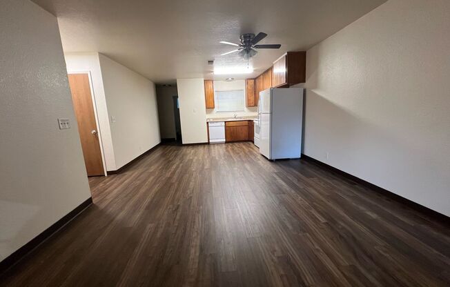 2 beds, 1.5 baths, 945 sqft, $1,375, Unit 19