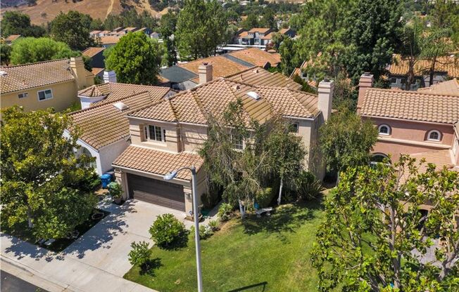 BEAUTIFUL LONE OAK HOME IN CALABASAS!
