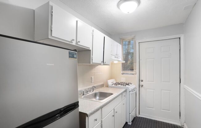 1 bed, 1 bath, 450 sqft, $995, Unit Unit B