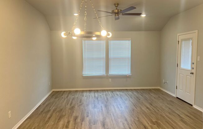 1227 LEXINGTON DR