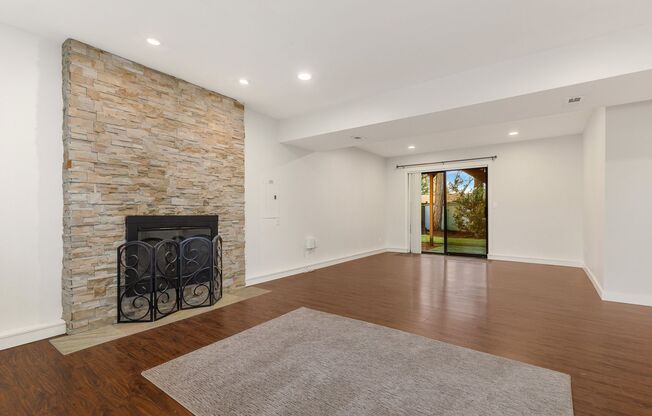 4 beds, 2.5 baths, $3,695