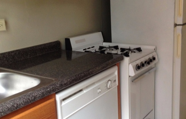 1 bed, 1 bath, $1,195, Unit 17